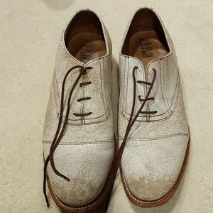 J.D. Fisk distressed cream / tan oxfords
